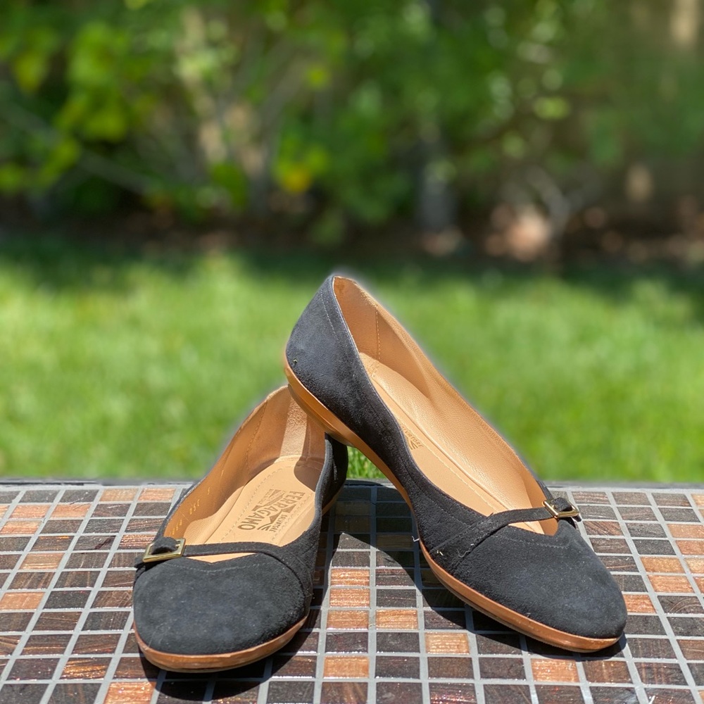 SALVATORE FERRAGAMO Audrey flat black suede
